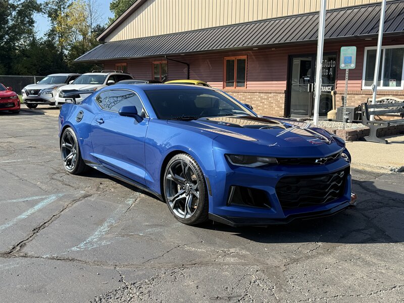 2020 Chevrolet Camaro ZL1  6-Speed Manual - Photo 1 - Flushing, MI 48433
