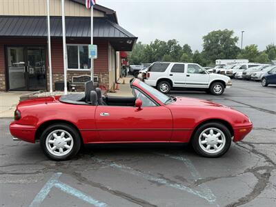 1990 Mazda MX-5 Miata 5-Speed Manual - Photo 2 - Flushing, MI 48433