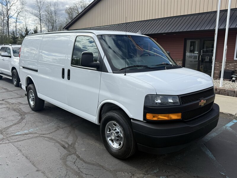 2021 Chevrolet Express 2500  Cargo - Photo 1 - Flushing, MI 48433