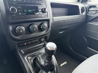 2016 Jeep Patriot Sport  5-Speed Manual - Photo 12 - Flushing, MI 48433