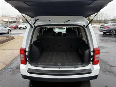 2016 Jeep Patriot Sport  5-Speed Manual - Photo 19 - Flushing, MI 48433