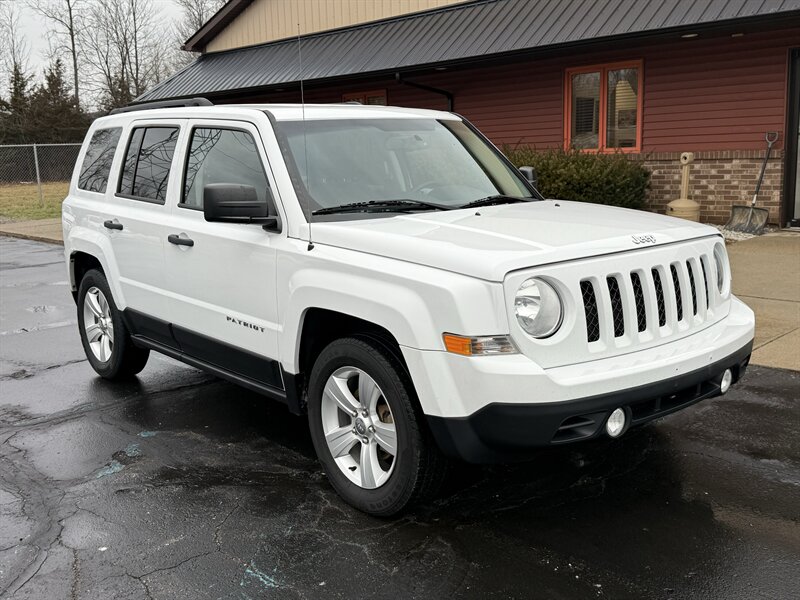 2016 Jeep Patriot Sport  5-Speed Manual - Photo 1 - Flushing, MI 48433