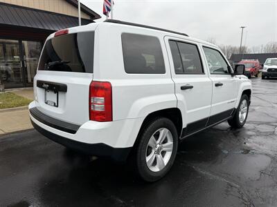 2016 Jeep Patriot Sport  5-Speed Manual - Photo 5 - Flushing, MI 48433