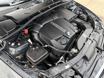 2011 BMW 335i Convertible - Photo 43 - Flushing, MI 48433