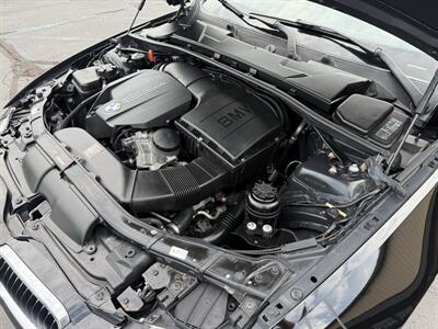2011 BMW 335i Convertible - Photo 45 - Flushing, MI 48433