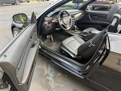 2011 BMW 335i Convertible - Photo 15 - Flushing, MI 48433