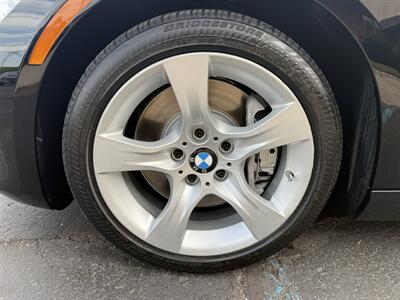 2011 BMW 335i Convertible - Photo 32 - Flushing, MI 48433