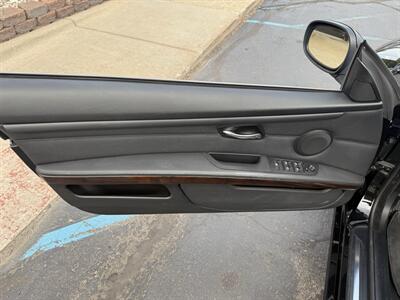 2011 BMW 335i Convertible - Photo 18 - Flushing, MI 48433