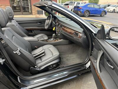 2011 BMW 335i Convertible - Photo 26 - Flushing, MI 48433