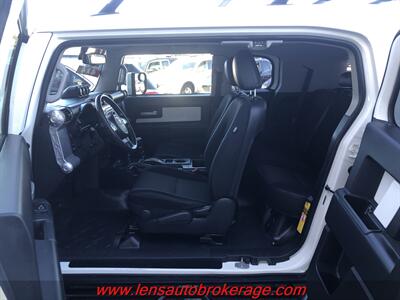 2012 Toyota FJ Cruiser  *Great Driving AZ White FJ! - Photo 18 - Tucson, AZ 85705
