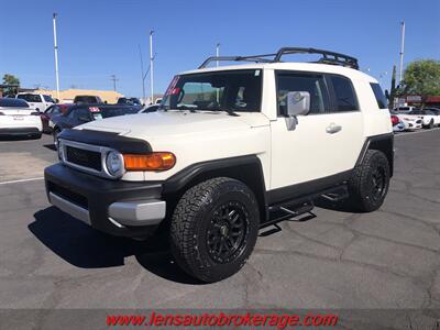 2012 Toyota FJ Cruiser  *Great Driving AZ White FJ! - Photo 4 - Tucson, AZ 85705