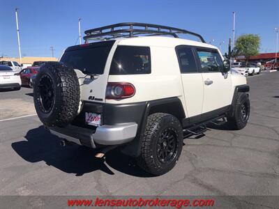 2012 Toyota FJ Cruiser  *Great Driving AZ White FJ! - Photo 8 - Tucson, AZ 85705