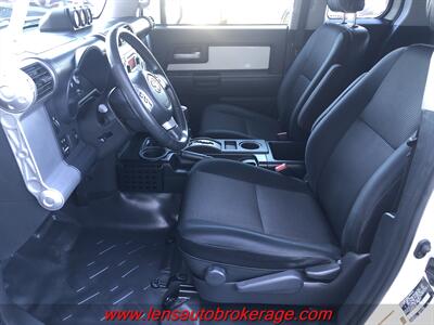 2012 Toyota FJ Cruiser  *Great Driving AZ White FJ! - Photo 11 - Tucson, AZ 85705