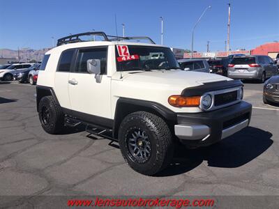 2012 Toyota FJ Cruiser  *Great Driving AZ White FJ! - Photo 2 - Tucson, AZ 85705