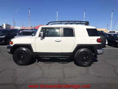 2012 Toyota FJ Cruiser  *Great Driving AZ White FJ! - Photo 5 - Tucson, AZ 85705