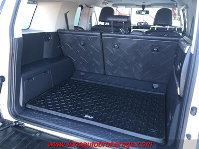 2012 Toyota FJ Cruiser  *Great Driving AZ White FJ! - Photo 19 - Tucson, AZ 85705