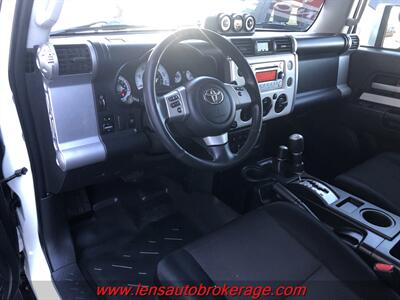 2012 Toyota FJ Cruiser  *Great Driving AZ White FJ! - Photo 10 - Tucson, AZ 85705