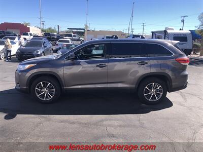 2019 Toyota Highlander XLE   - Photo 5 - Tucson, AZ 85705