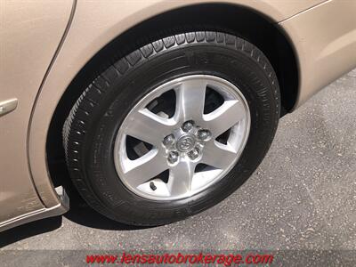 2001 Toyota Avalon XLS  *Super Clean Older Toyota! - Photo 24 - Tucson, AZ 85705