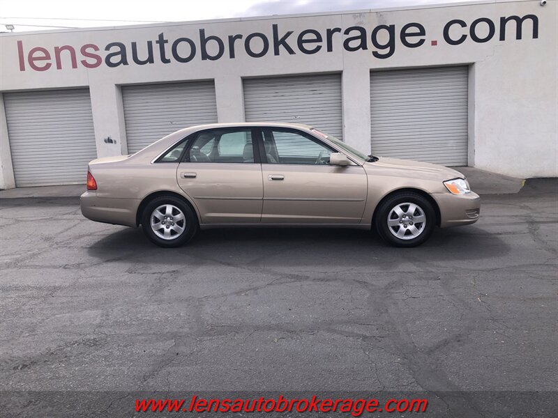 2001 Toyota Avalon XLS  *Super Clean Older Toyota!