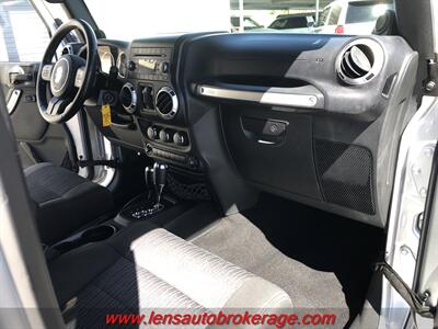 2012 Jeep Wrangler Sahara  *Clean Automatic 4 Door Jeep! - Photo 22 - Tucson, AZ 85705