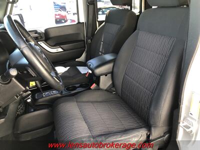 2012 Jeep Wrangler Sahara  *Clean Automatic 4 Door Jeep! - Photo 12 - Tucson, AZ 85705