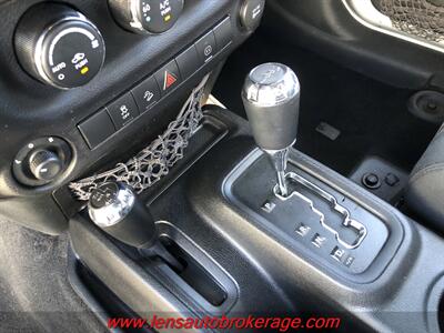 2012 Jeep Wrangler Sahara  *Clean Automatic 4 Door Jeep! - Photo 15 - Tucson, AZ 85705
