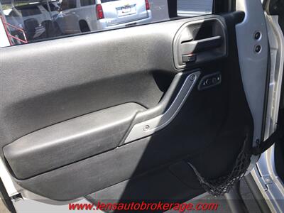 2012 Jeep Wrangler Sahara  *Clean Automatic 4 Door Jeep! - Photo 9 - Tucson, AZ 85705