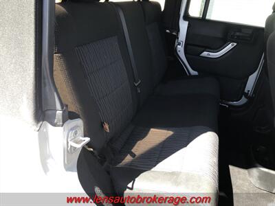 2012 Jeep Wrangler Sahara  *Clean Automatic 4 Door Jeep! - Photo 20 - Tucson, AZ 85705