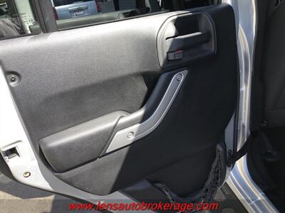 2012 Jeep Wrangler Sahara  *Clean Automatic 4 Door Jeep! - Photo 16 - Tucson, AZ 85705