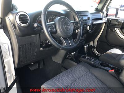 2012 Jeep Wrangler Sahara  *Clean Automatic 4 Door Jeep! - Photo 10 - Tucson, AZ 85705