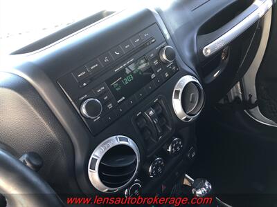2012 Jeep Wrangler Sahara  *Clean Automatic 4 Door Jeep! - Photo 14 - Tucson, AZ 85705