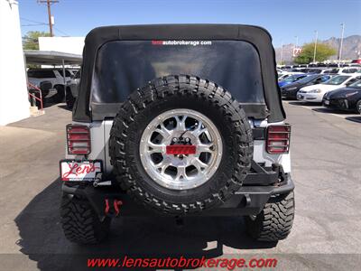 2012 Jeep Wrangler Sahara  *Clean Automatic 4 Door Jeep! - Photo 7 - Tucson, AZ 85705