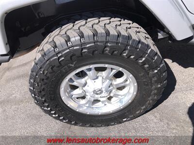 2012 Jeep Wrangler Sahara  *Clean Automatic 4 Door Jeep! - Photo 28 - Tucson, AZ 85705