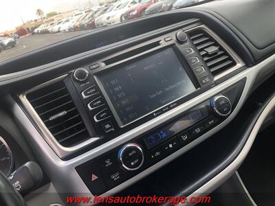 2018 Toyota Highlander Limited   - Photo 14 - Tucson, AZ 85705