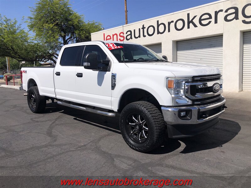 2022 Ford F-350 XLT  *Crew Cab 6.2L Gas Long Bed 4x4! *New Rubber!