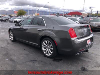 2018 Chrysler 300 Series Limited   - Photo 6 - Tucson, AZ 85705