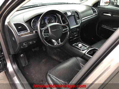 2018 Chrysler 300 Series Limited   - Photo 10 - Tucson, AZ 85705