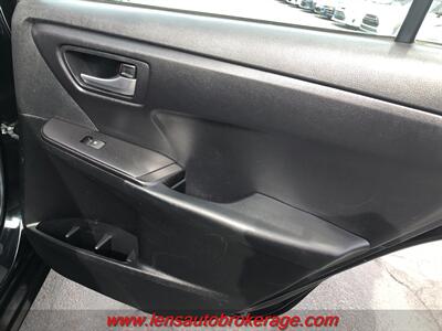 2016 Toyota Camry SE  *Hard To Beat Toyota! - Photo 19 - Tucson, AZ 85705