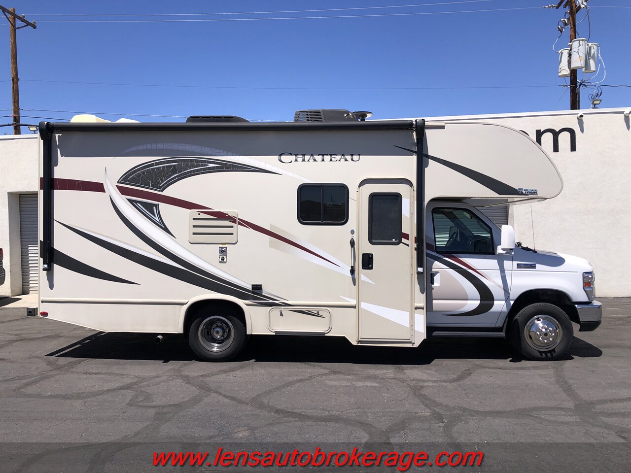 2018 Thor Chateau 22B  *ONLY 9k MILES!!! LIKE NEW RV! - Photo 1 - Tucson, AZ 85705