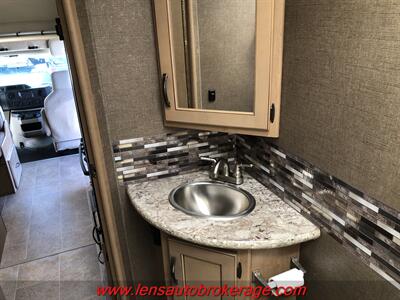 2018 Thor Chateau 22B  *ONLY 9k MILES!!! LIKE NEW RV! - Photo 26 - Tucson, AZ 85705