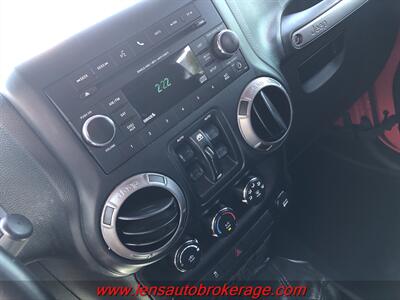 2018 Jeep Wrangler JK Unlimited Sport  *46k Mile Hard Top 6 Speed Manual! - Photo 14 - Tucson, AZ 85705