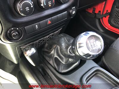 2018 Jeep Wrangler JK Unlimited Sport  *46k Mile Hard Top 6 Speed Manual! - Photo 15 - Tucson, AZ 85705