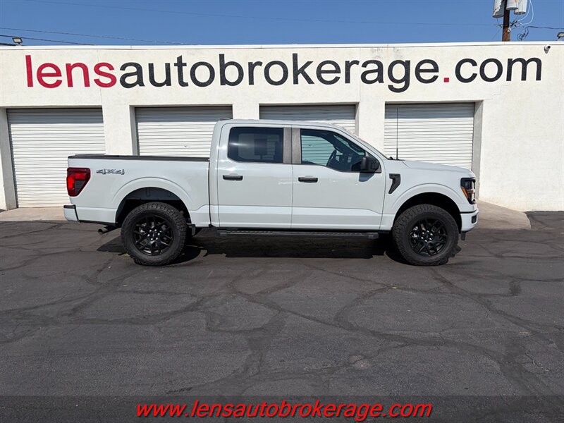 2024 Ford F-150 STX  *LIKE SHOWROOM NEW SUPERCREW 4x4 W/5.0L!