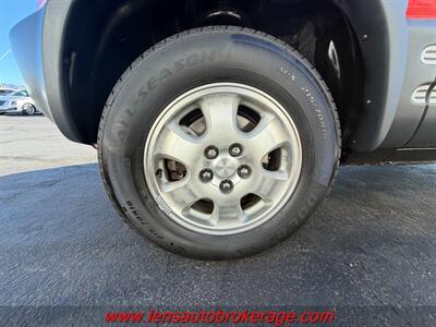 1997 Toyota RAV4   - Photo 17 - Tucson, AZ 85705