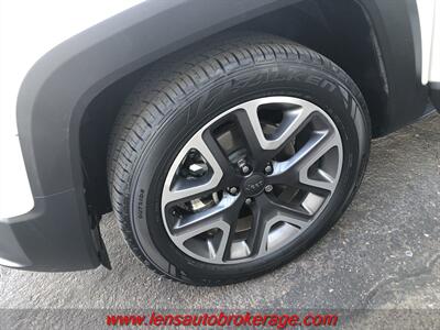 2018 Jeep Renegade Latitude  4x4 *CARFAX 1 OWNER! - Photo 25 - Tucson, AZ 85705