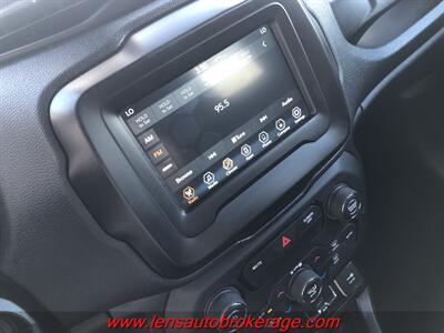 2018 Jeep Renegade Latitude  4x4 *CARFAX 1 OWNER! - Photo 14 - Tucson, AZ 85705
