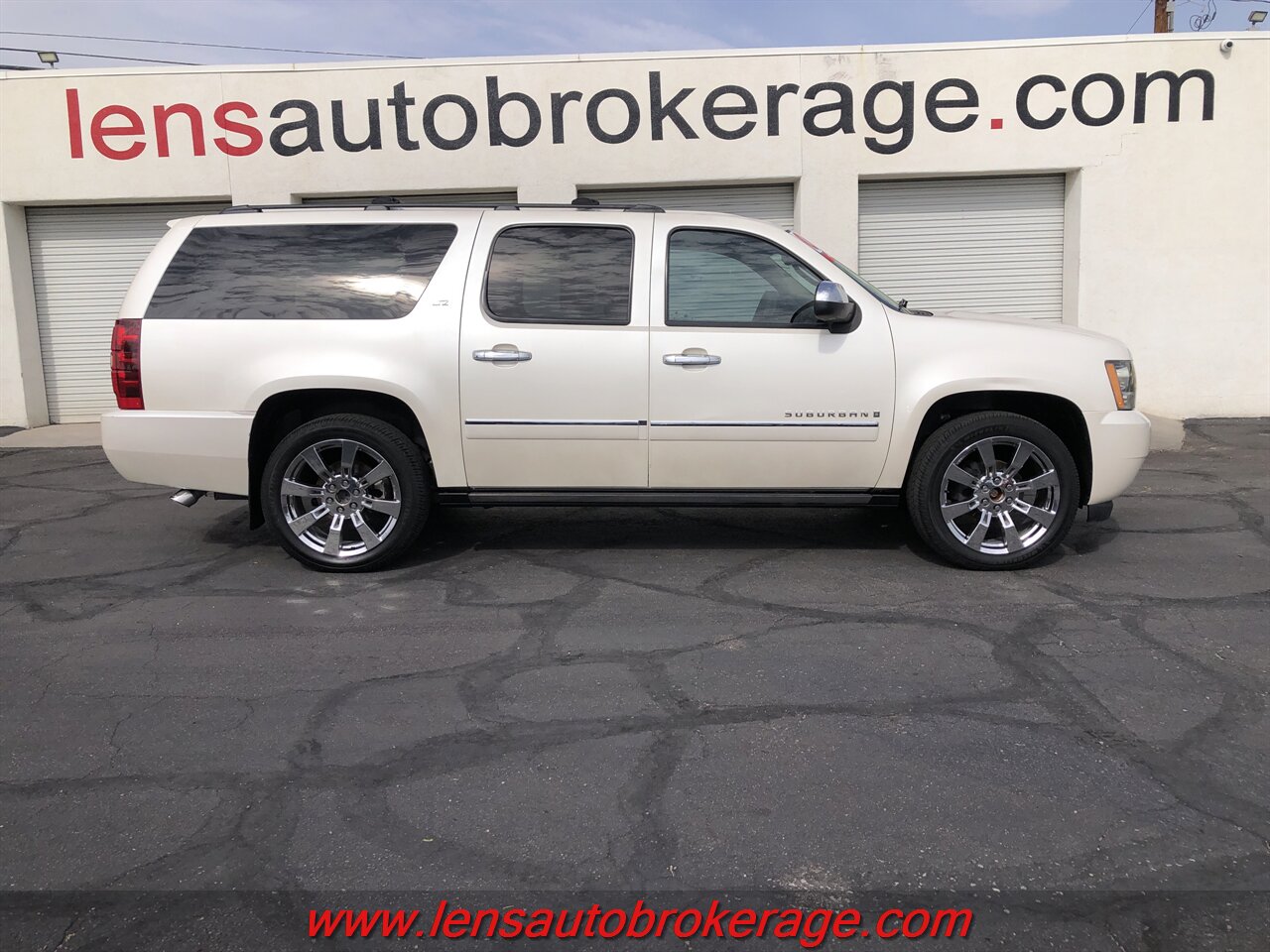 2009 Chevrolet Suburban LTZ  *Loaded LTZ 4wd! - Photo 1 - Tucson, AZ 85705