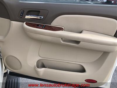 2009 Chevrolet Suburban LTZ  *Loaded LTZ 4wd! - Photo 24 - Tucson, AZ 85705