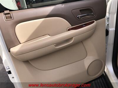 2009 Chevrolet Suburban LTZ  *Loaded LTZ 4wd! - Photo 17 - Tucson, AZ 85705